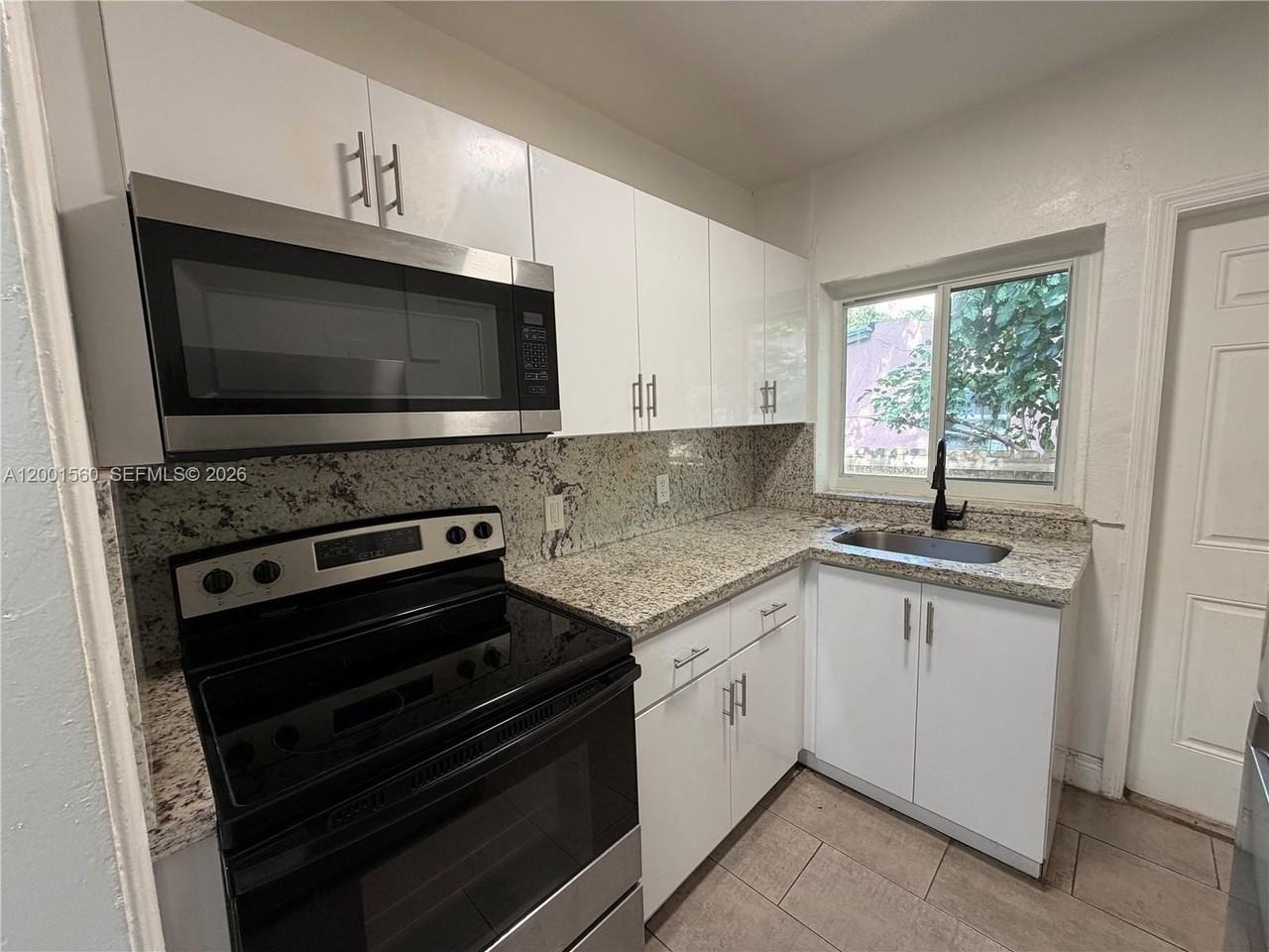 7712 Ne 1st Ct - Photo 5 of 11