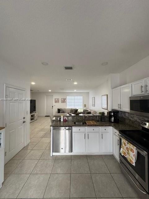17138 Sw 93rd St #17138 - Photo 3 of 29
