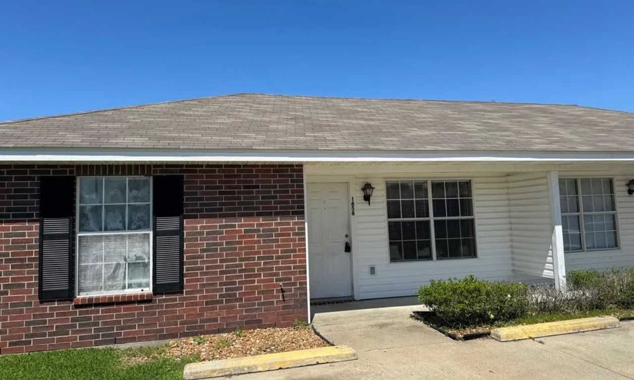 1656 Saint John Bosco St - Photo 2 of 18