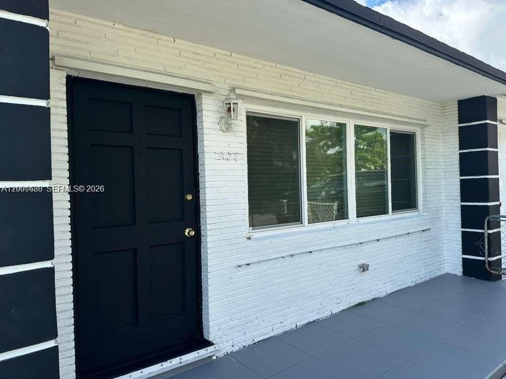 2458 Plunkett St #0 - Photo 2 of 18