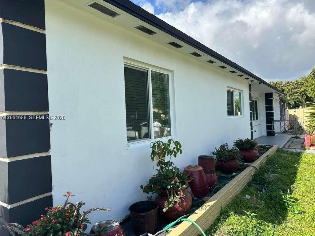 2458 Plunkett St #0 - Photo 3 of 18