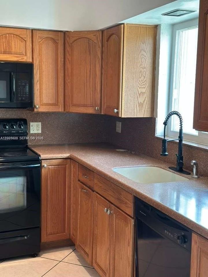 2458 Plunkett St #0 - Photo 7 of 18