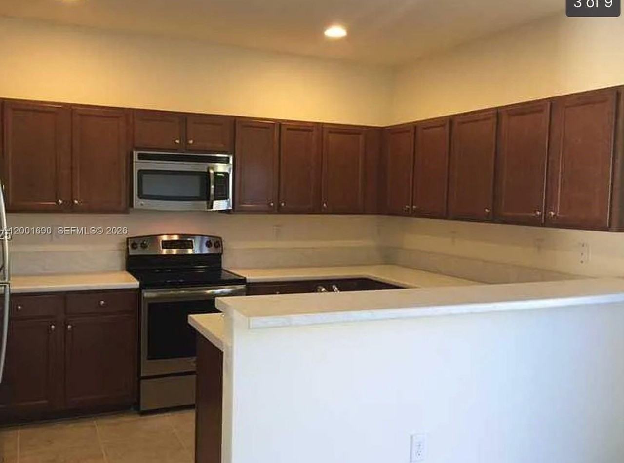 8913 W 35th Way - Photo 3 of 7