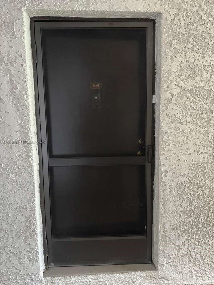 10383 N Kendall Dr #N1 - Photo 5 of 15