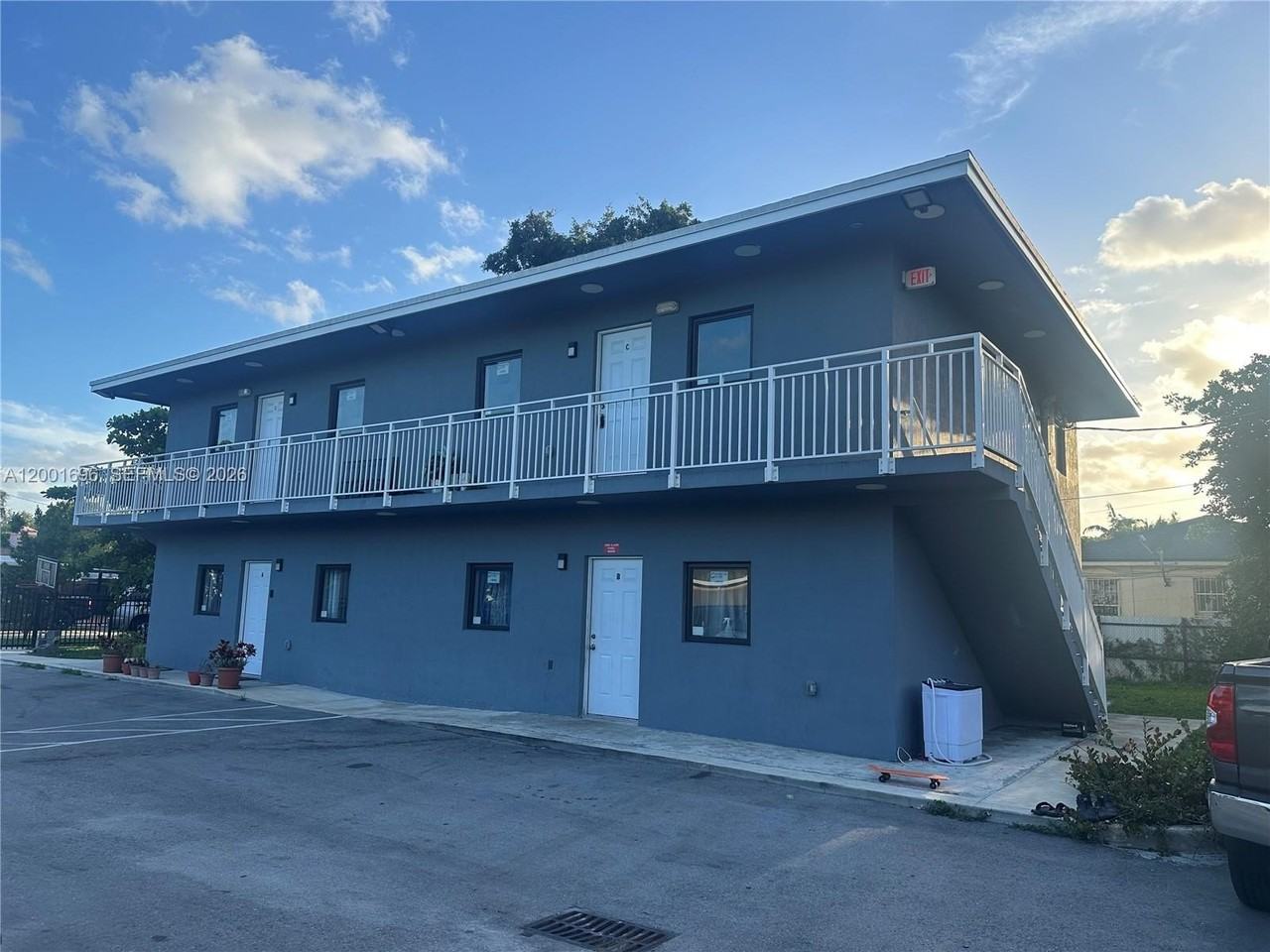 587 Nw 100th St #C - Photo 2 of 10