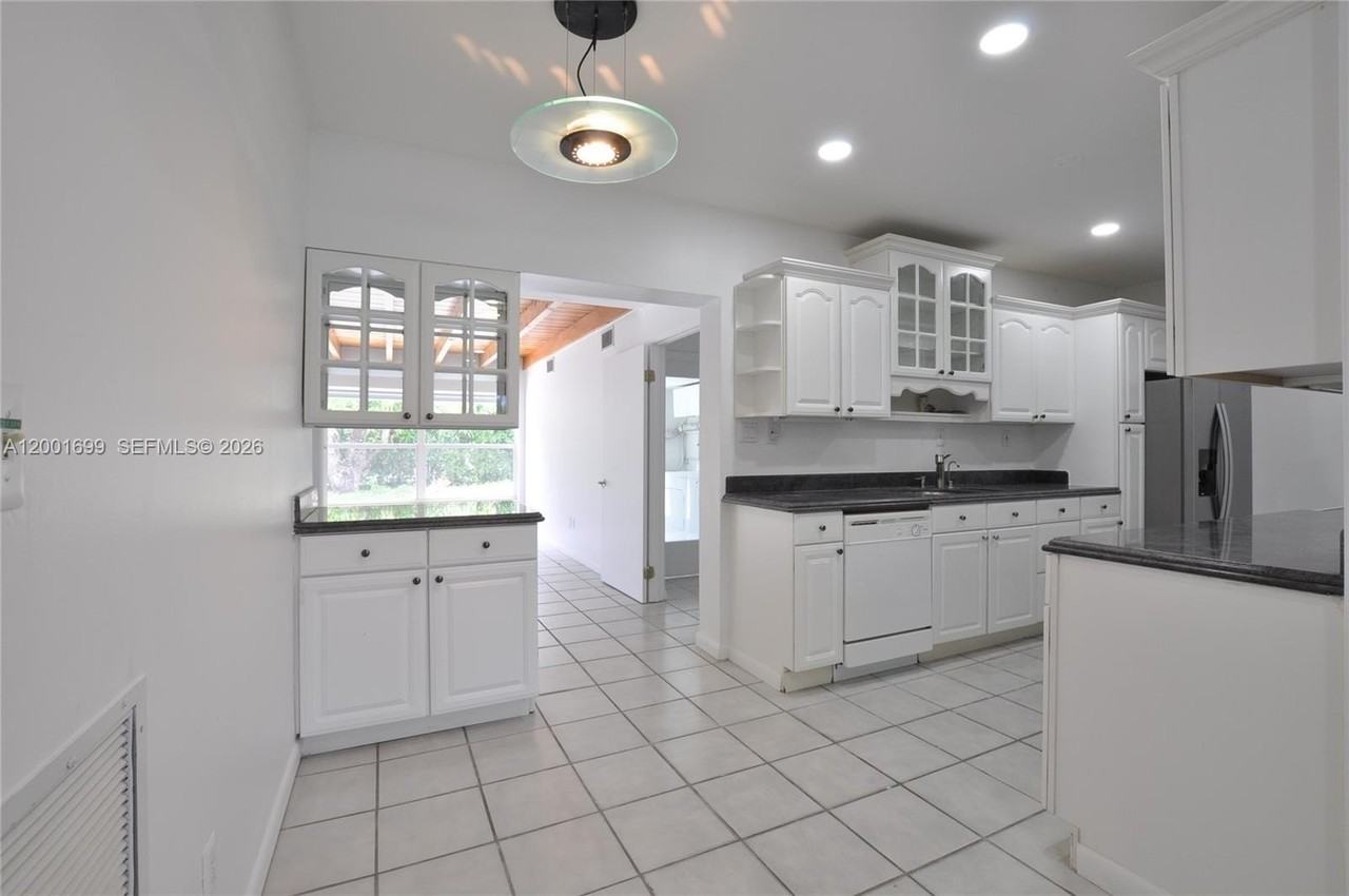 11111 Sw 78th Ct - Photo 7 of 19