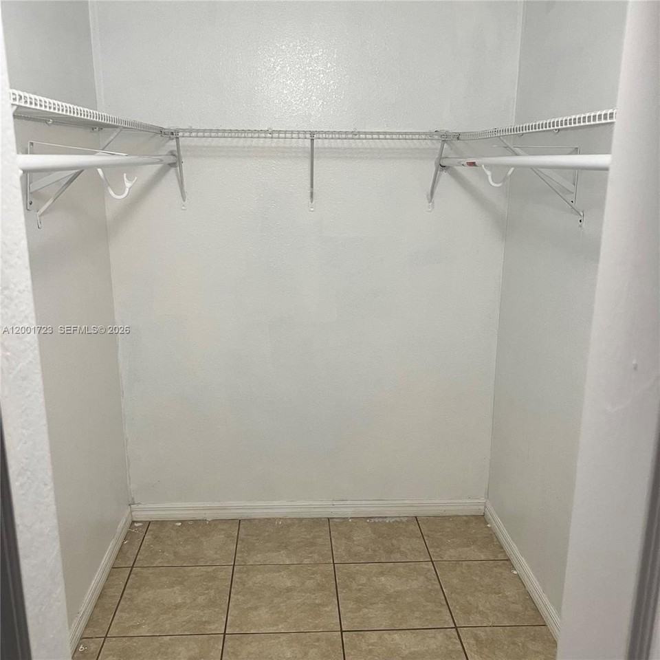 11896 Sw 224th St - Photo 6 of 7