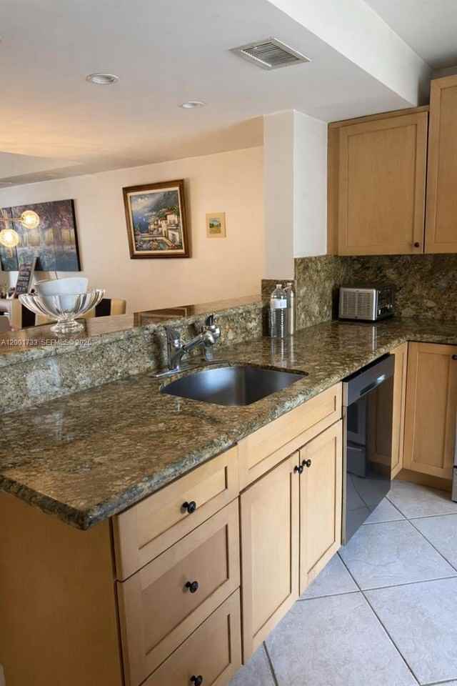 2661 Ne 164th St #40 - Photo 7 of 19