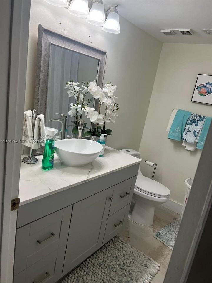 1425 Nw 124th Ave #1425 - Photo 7 of 8