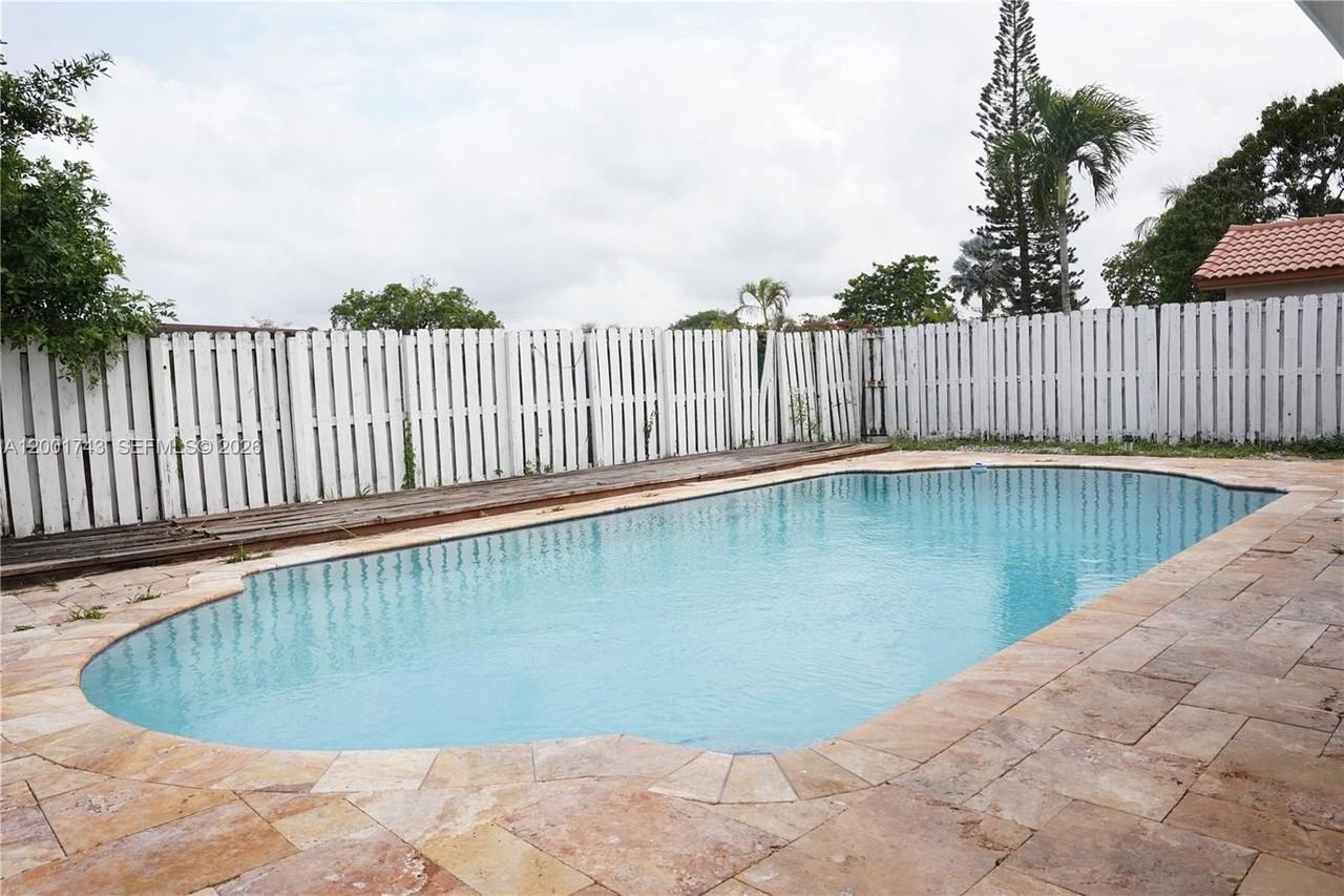 4290 Nw 120th Way - Photo 5 of 13