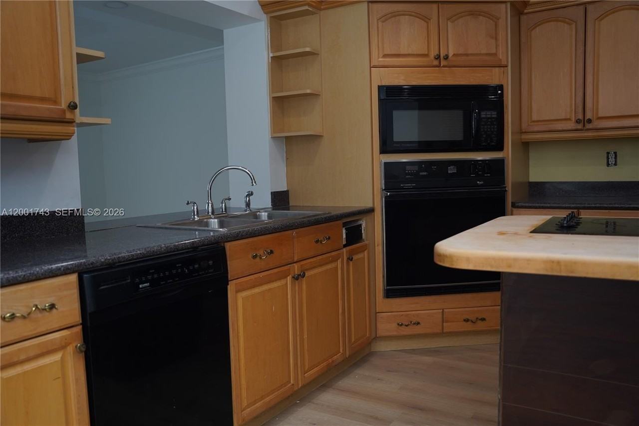 4290 Nw 120th Way - Photo 6 of 13