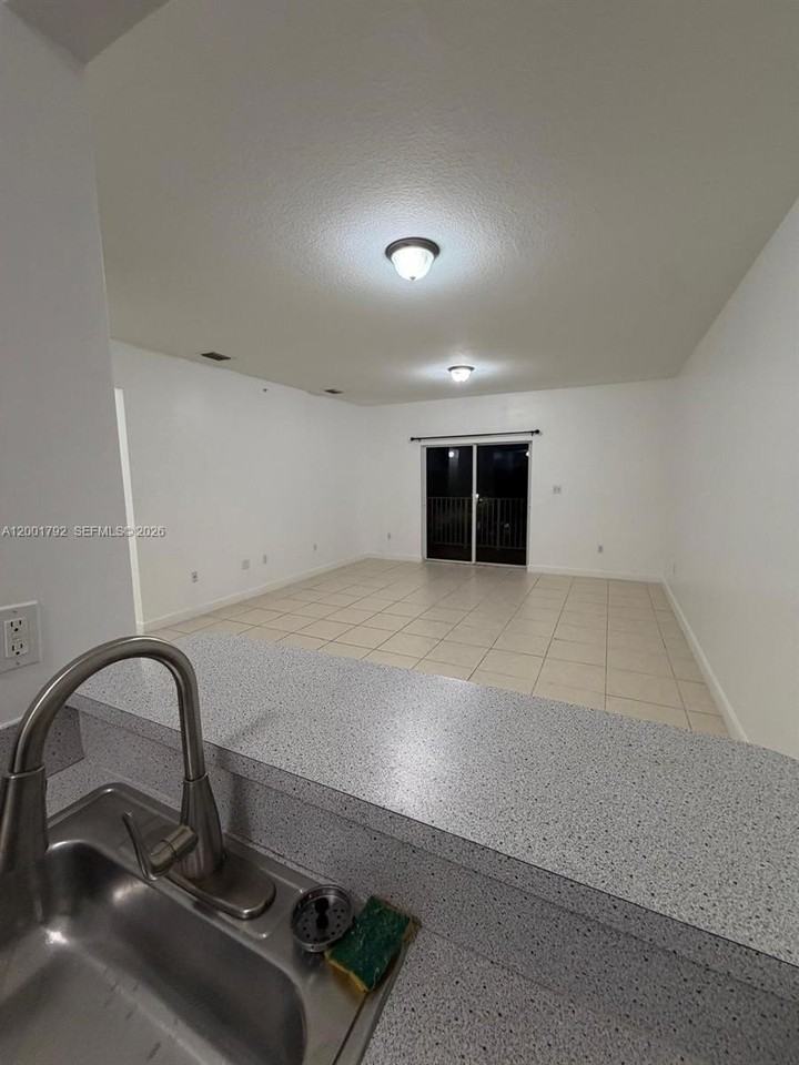 1300 Ne 109th St #404 - Photo 2 of 14