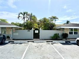 featured image of 924 Ne 17th Ter #1