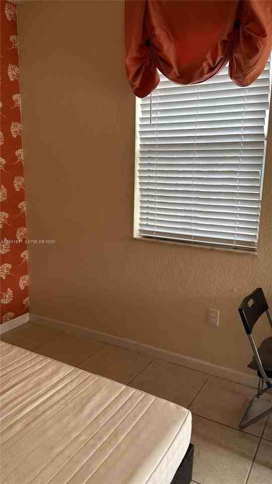 16961 Sw 90th Ter - Photo 3 of 7