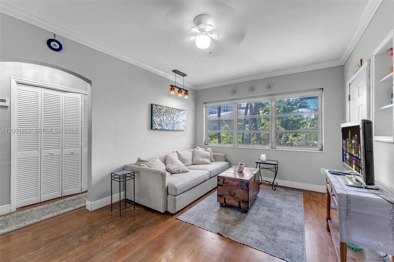 28 Almeria Ave #4 - Photo 4 of 20