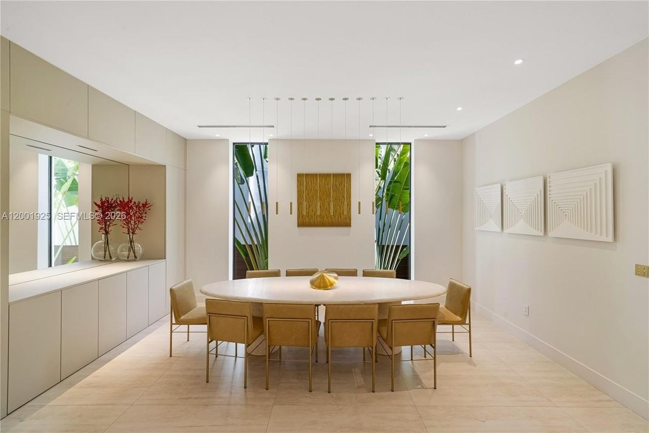 707 Ne 77th St #NA - Photo 6 of 39