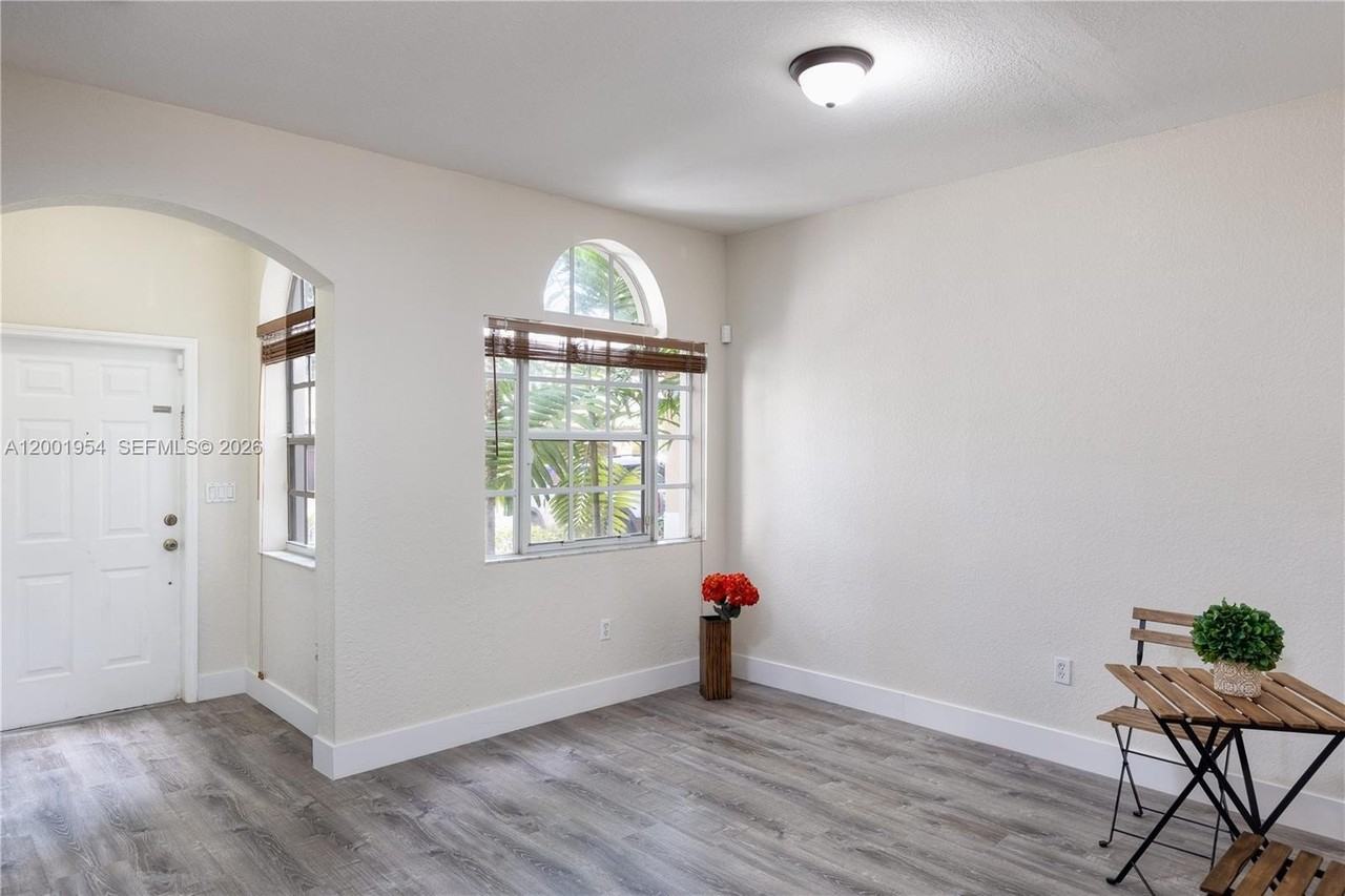 12722 Sw 49th Ct - Photo 2 of 34