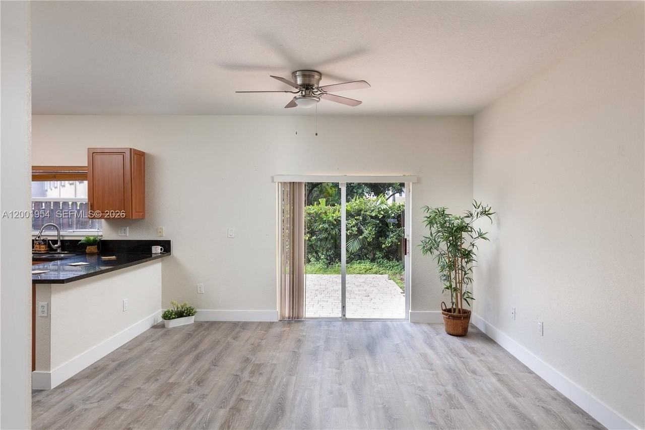 12722 Sw 49th Ct - Photo 4 of 34