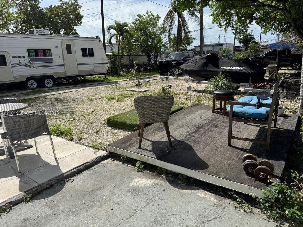 3175 Nw 27th St - Photo 3 of 21