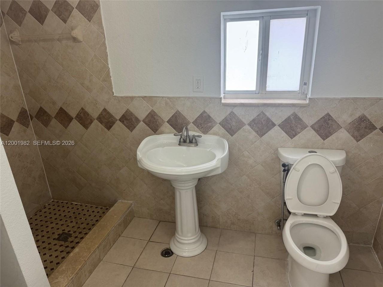 19710 Nw 46th Ave #1 - Photo 6 of 11