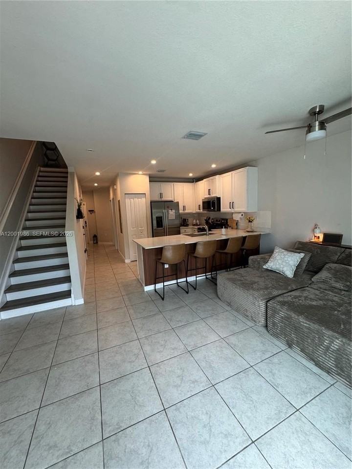 1009 Nw 4th Ter #0 - Photo 5 of 20