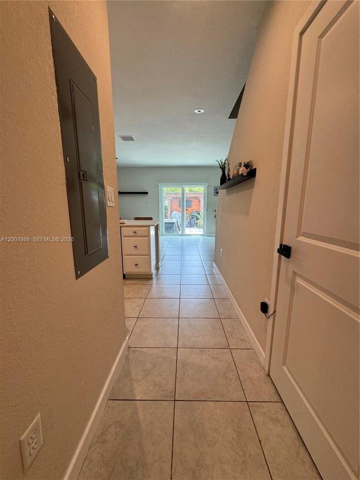 1009 Nw 4th Ter #0 - Photo 6 of 20