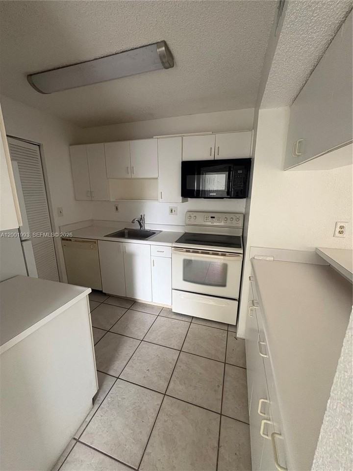 9709 Hammocks Blvd #204 - Photo 7 of 10