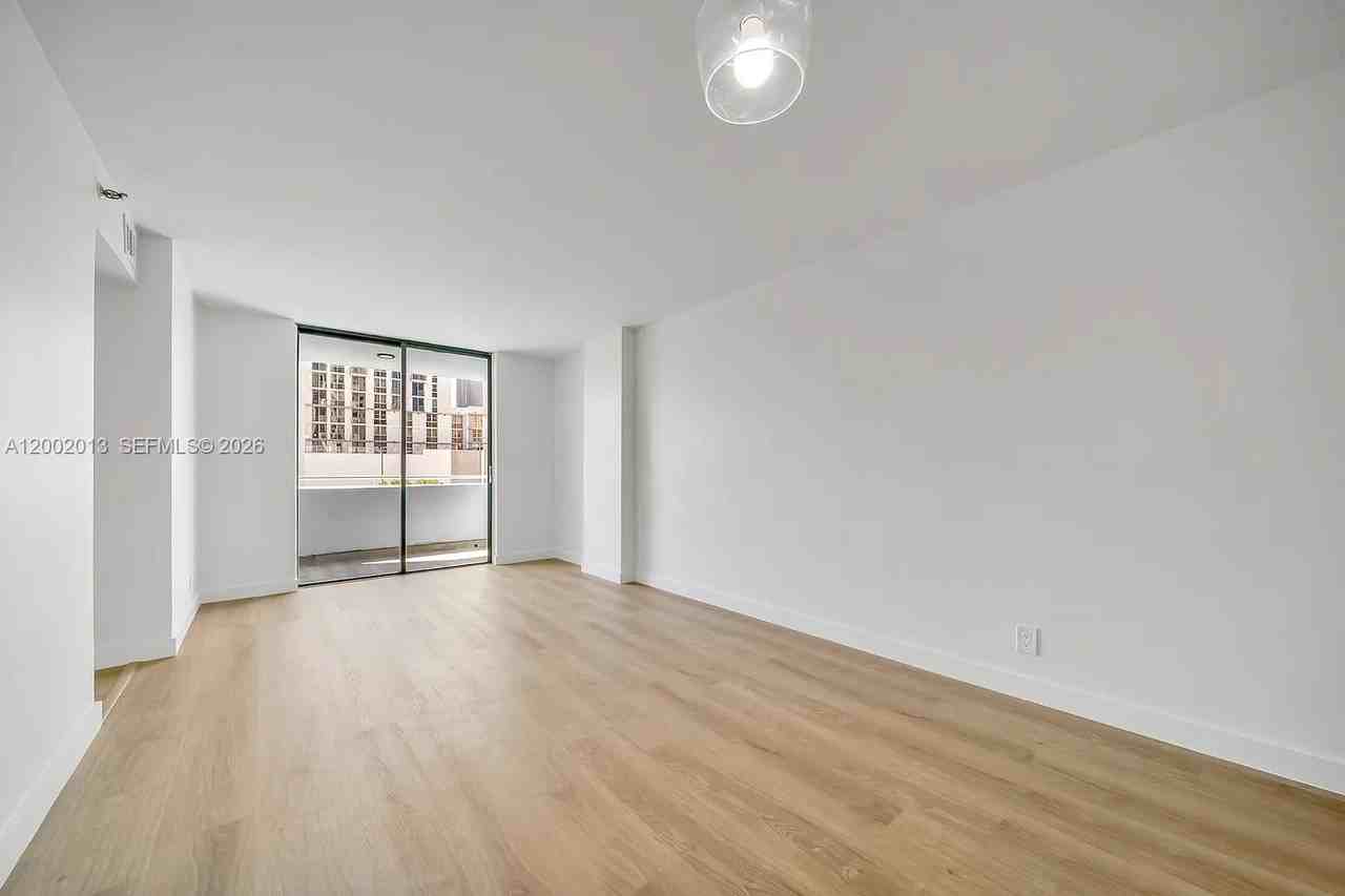 501 Sw 1st St #502 - Photo 3 of 24