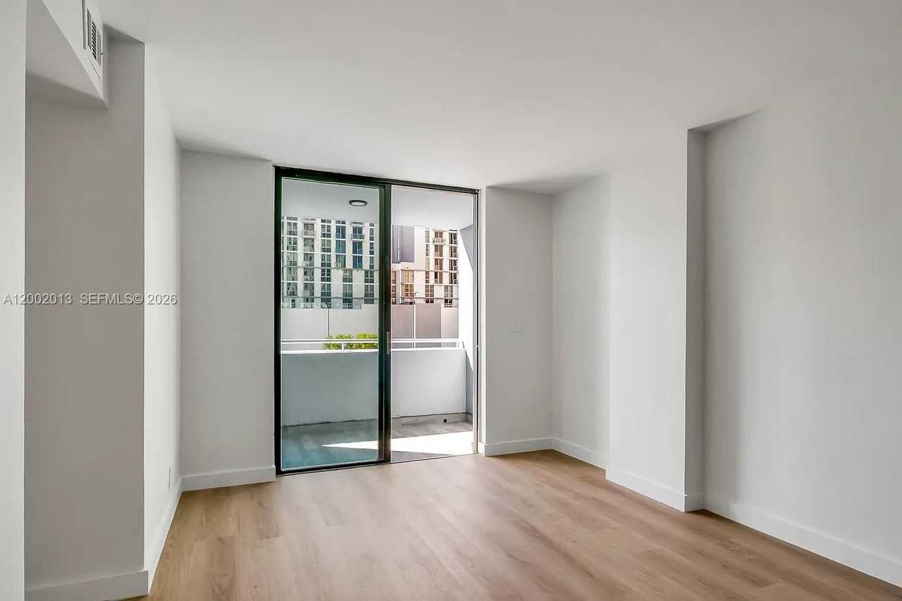 501 Sw 1st St #502 - Photo 7 of 24
