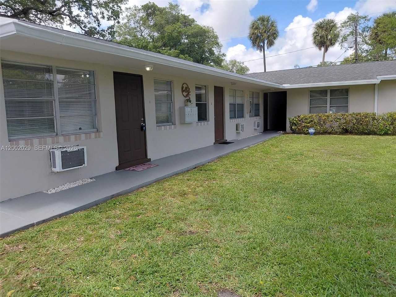 1433 Sw 24th Ct #1 - Photo 2 of 17