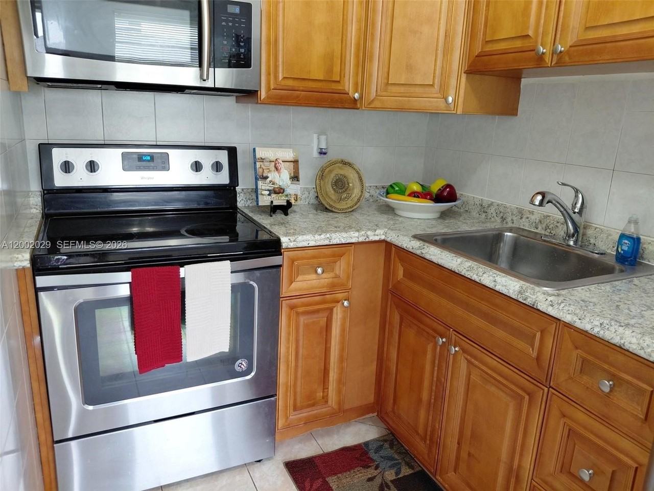 1433 Sw 24th Ct #1 - Photo 4 of 17