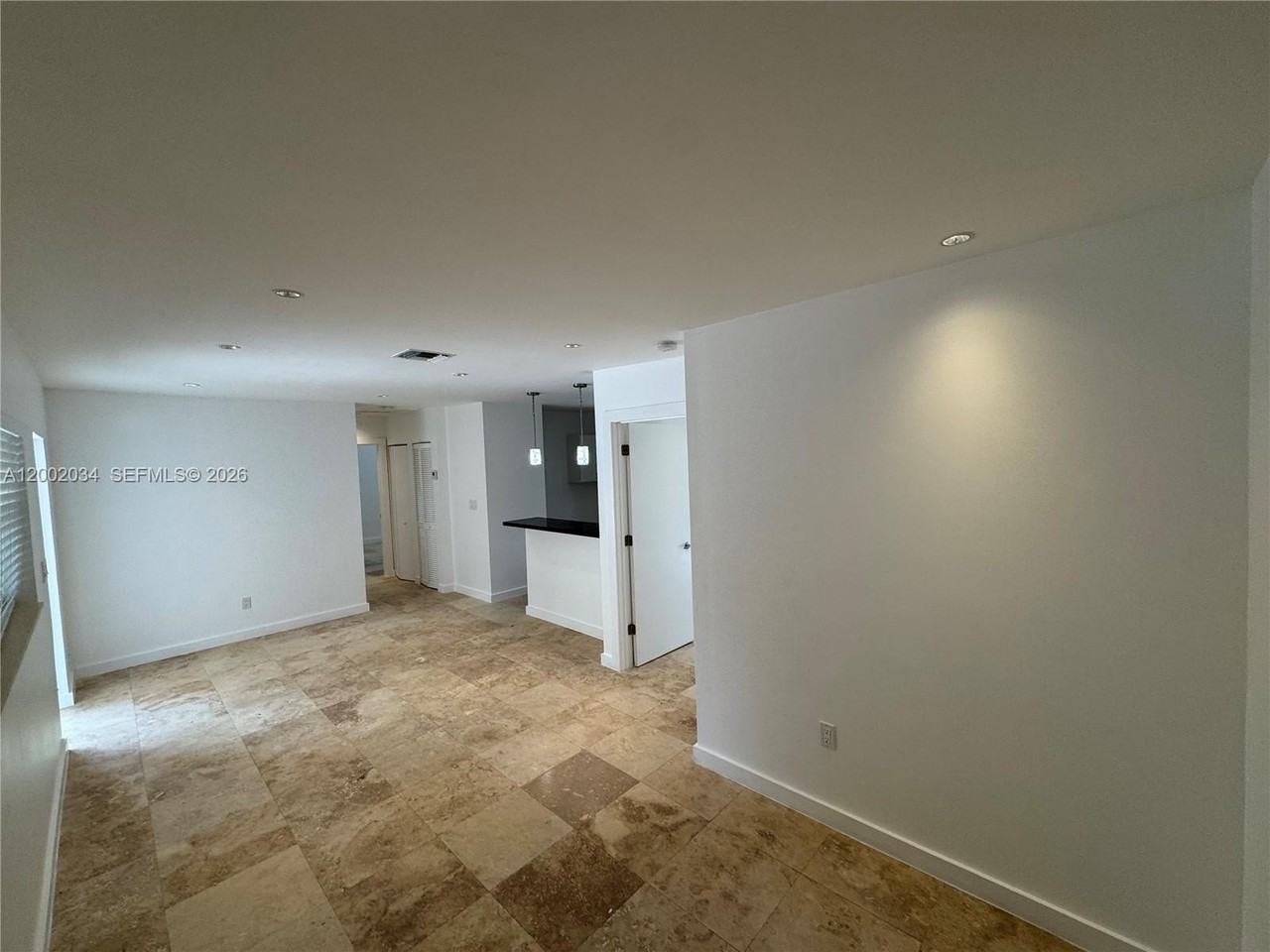 2724 Ne 15th St #4 - Photo 5 of 16