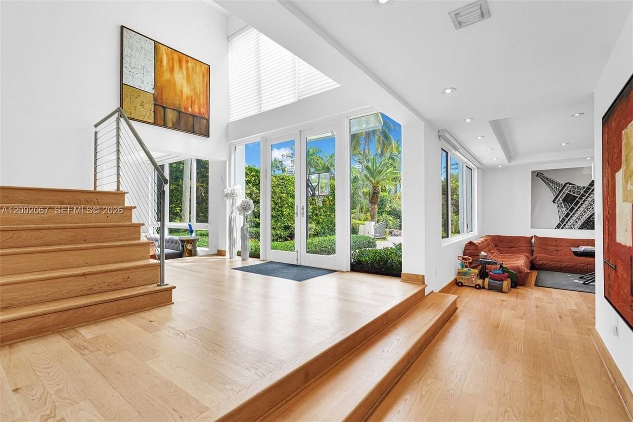 145 Biscay Dr - Photo 2 of 25