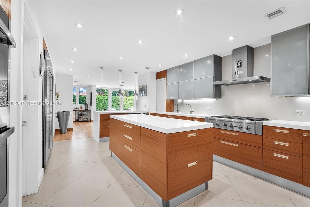 145 Biscay Dr - Photo 6 of 25