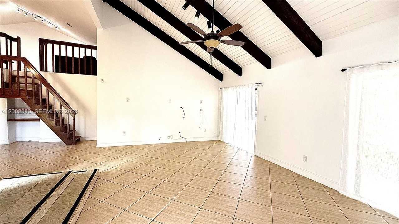 7531 Sw 95th Pl #0 - Photo 3 of 31