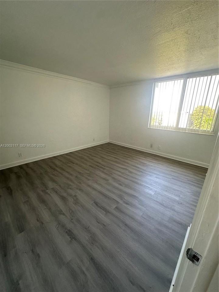 9001 Sw 77th Ave #C702 - Photo 7 of 11