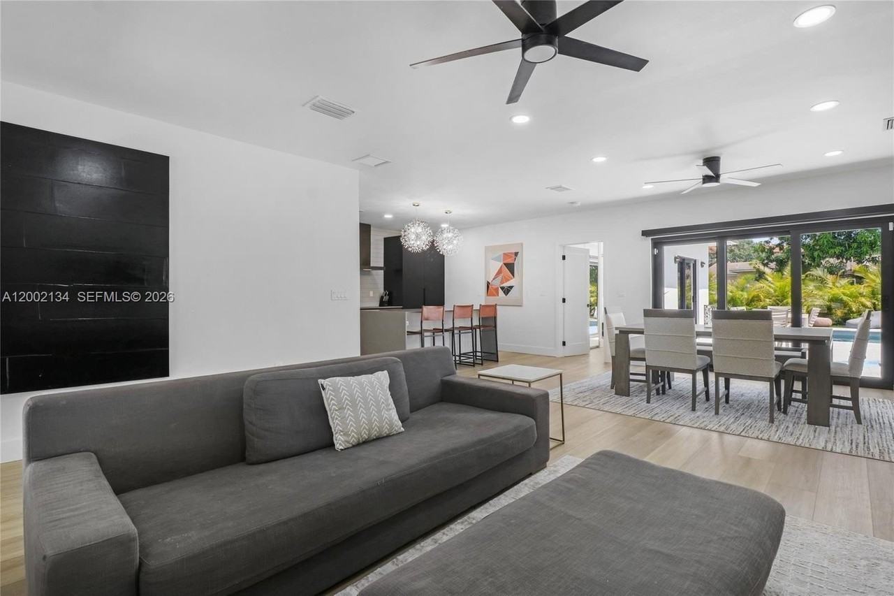 811 Ne 17th Ct #0 - Photo 4 of 40