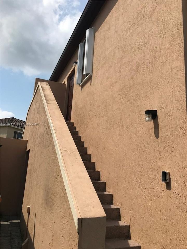 9515 Sw 171st Path - Photo 2 of 26