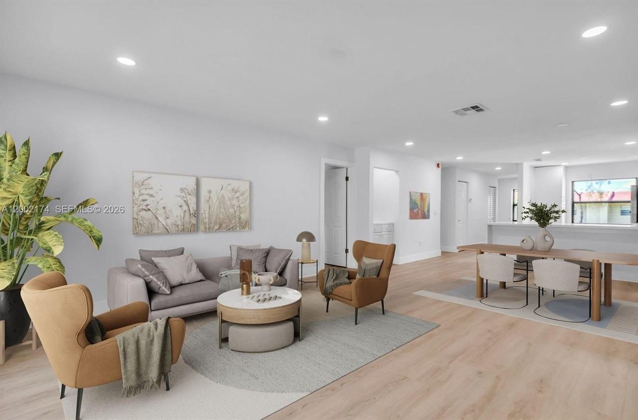 8535 Casa Del Lago #F