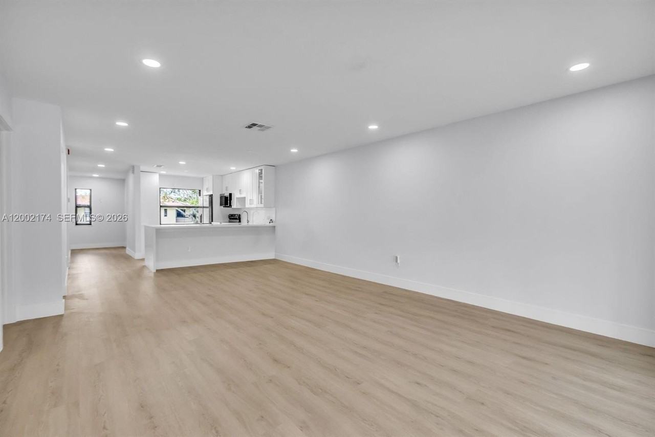 8535 Casa Del Lago #F - Photo 2 of 36