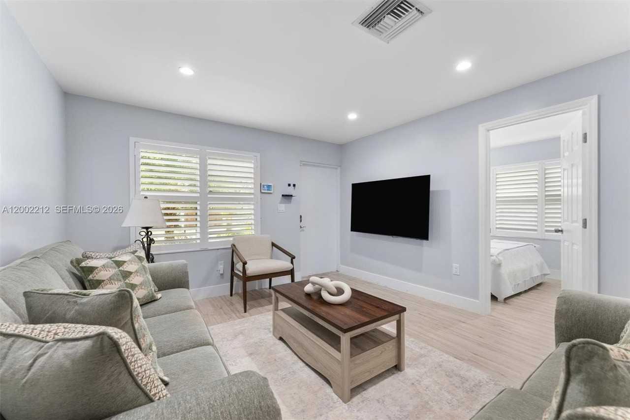 230 Seminole Ave #0 - Photo 4 of 41