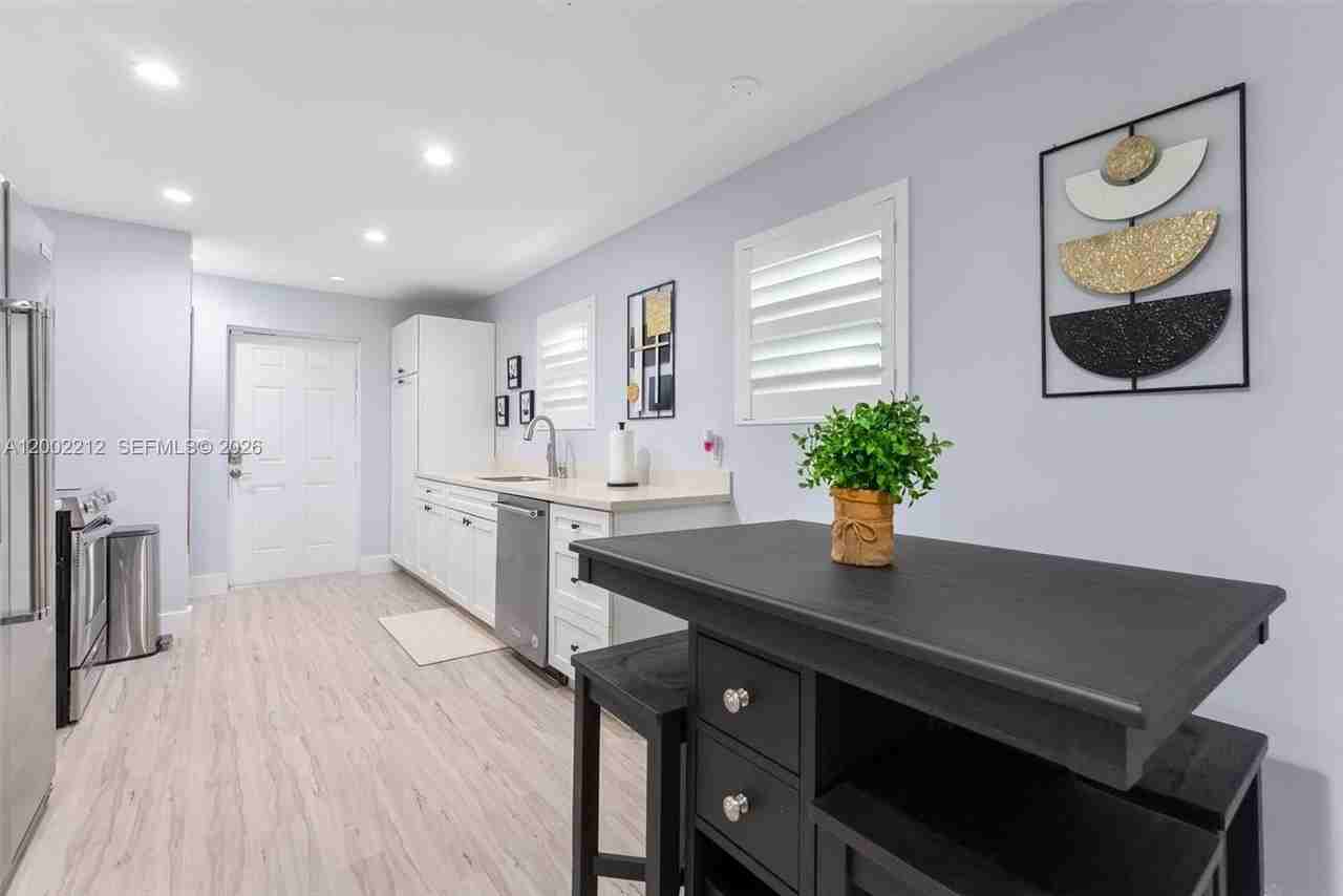 230 Seminole Ave #0 - Photo 6 of 41