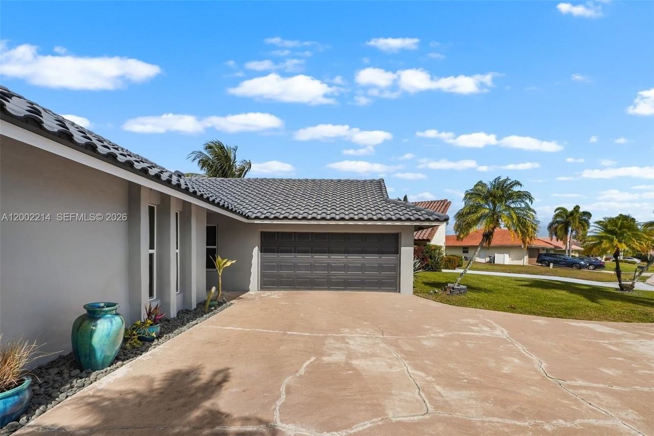 6975 Bianchini Cir - Photo 2 of 31