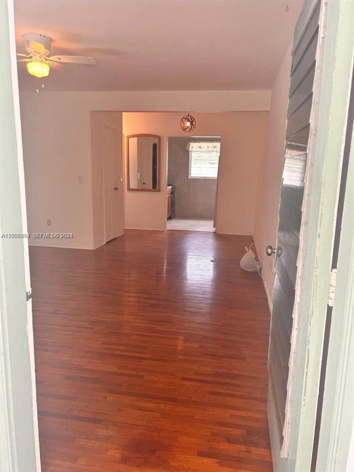 7945 Carlyle Ave #4 - Photo 4 of 14