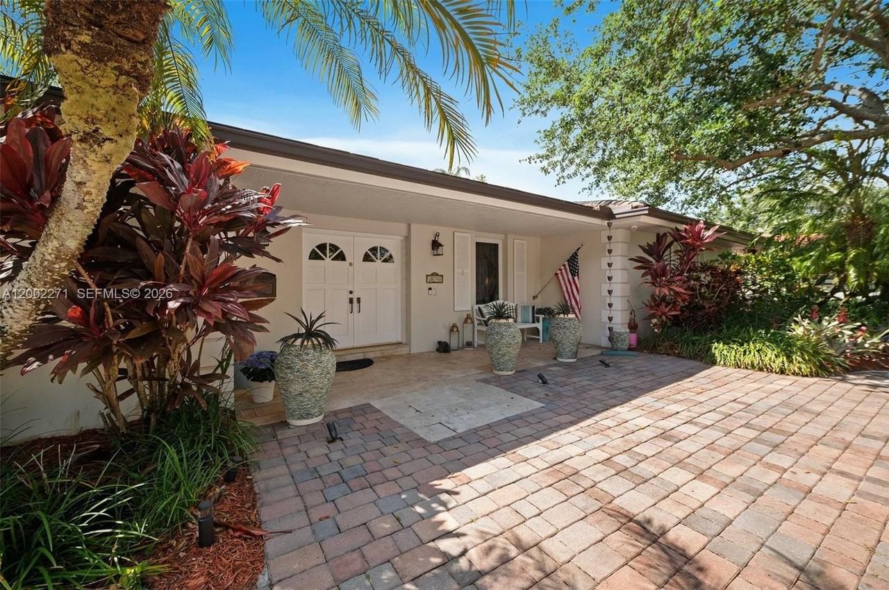 10740 Sw 74th Ct - Photo 3 of 50