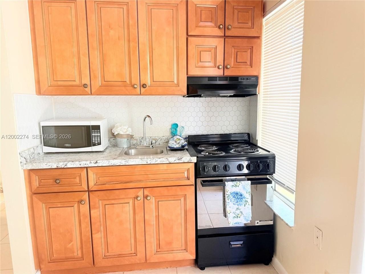 10620 Sunset Strip #1 - Photo 4 of 9