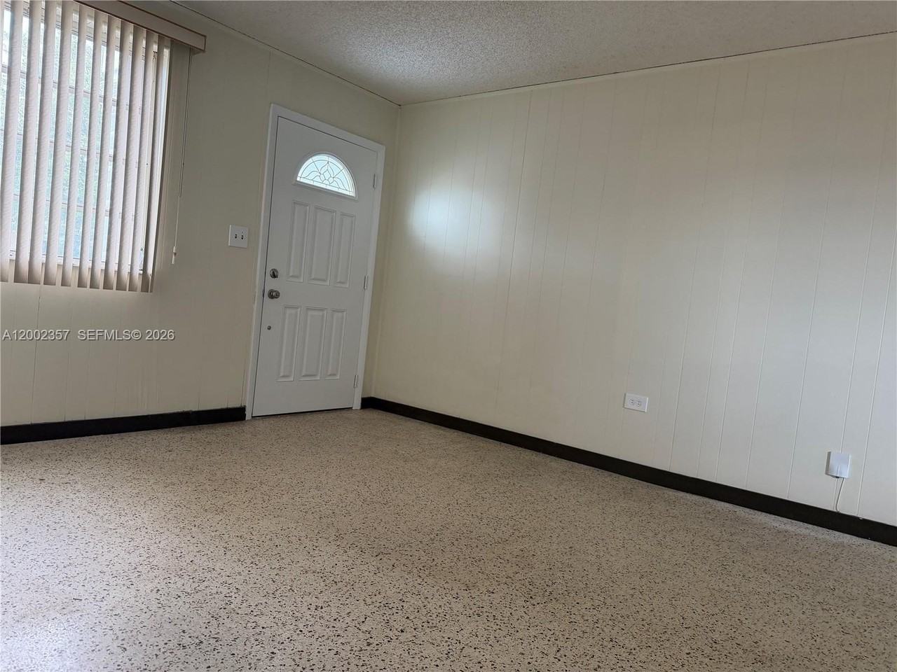 251 Sw 69th Ave - Photo 7 of 20