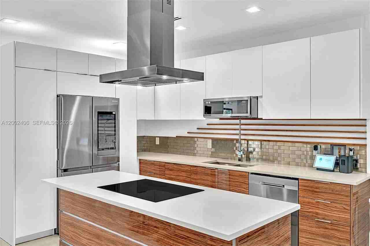 1002 10th St #1002 - Photo 7 of 50