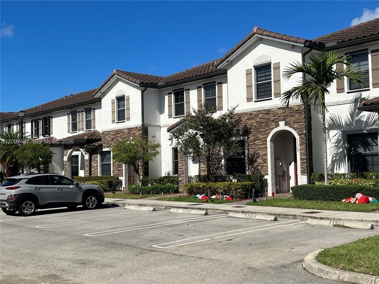 11498 Sw 250th St #11498 - Photo 2 of 20