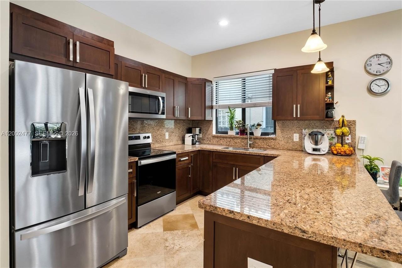 3141 Day Ave #3141 - Photo 5 of 37